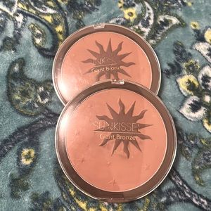 Sunkissed Giant Bronzer powder